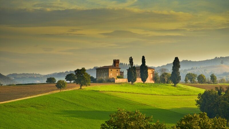 Cosa vedere lungo la Via Emilia: le tappe per un viaggio unico