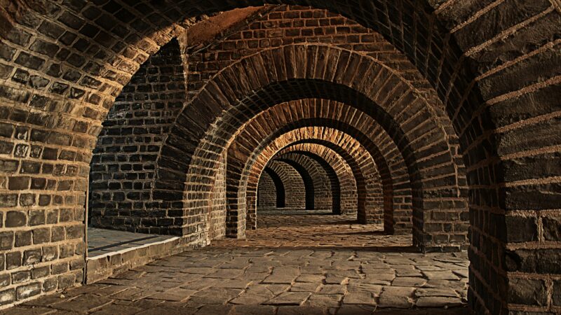 Palermo Oltre i Luoghi Comuni: La Cantina Borbonica di Partinico e Altre Meraviglie